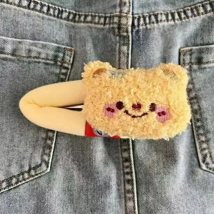 Butter bear head plush BB clip