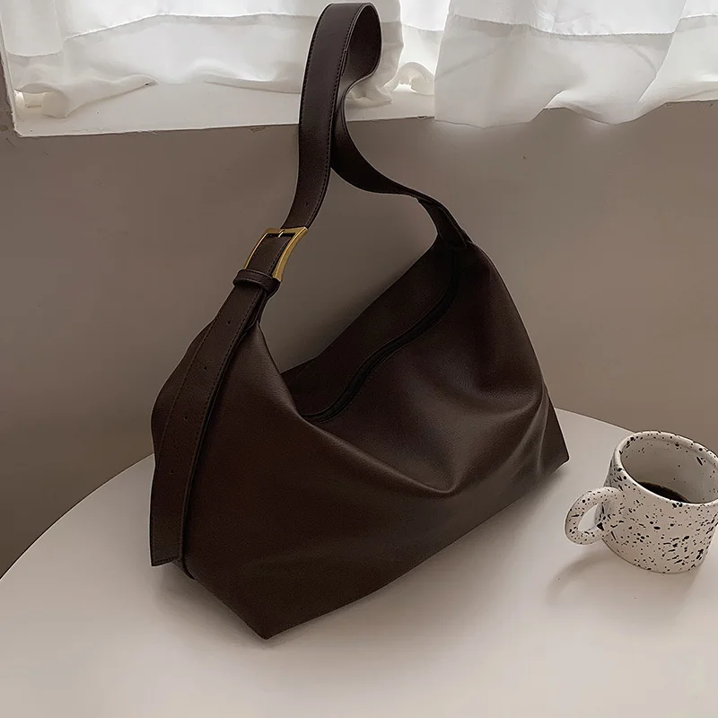 

Сумка на плечо с широким ремешком, новинка 2024, модные женские сумки большой вместимости из мягкой кожи на одно плечо, универсальная модная сумка-тоут
