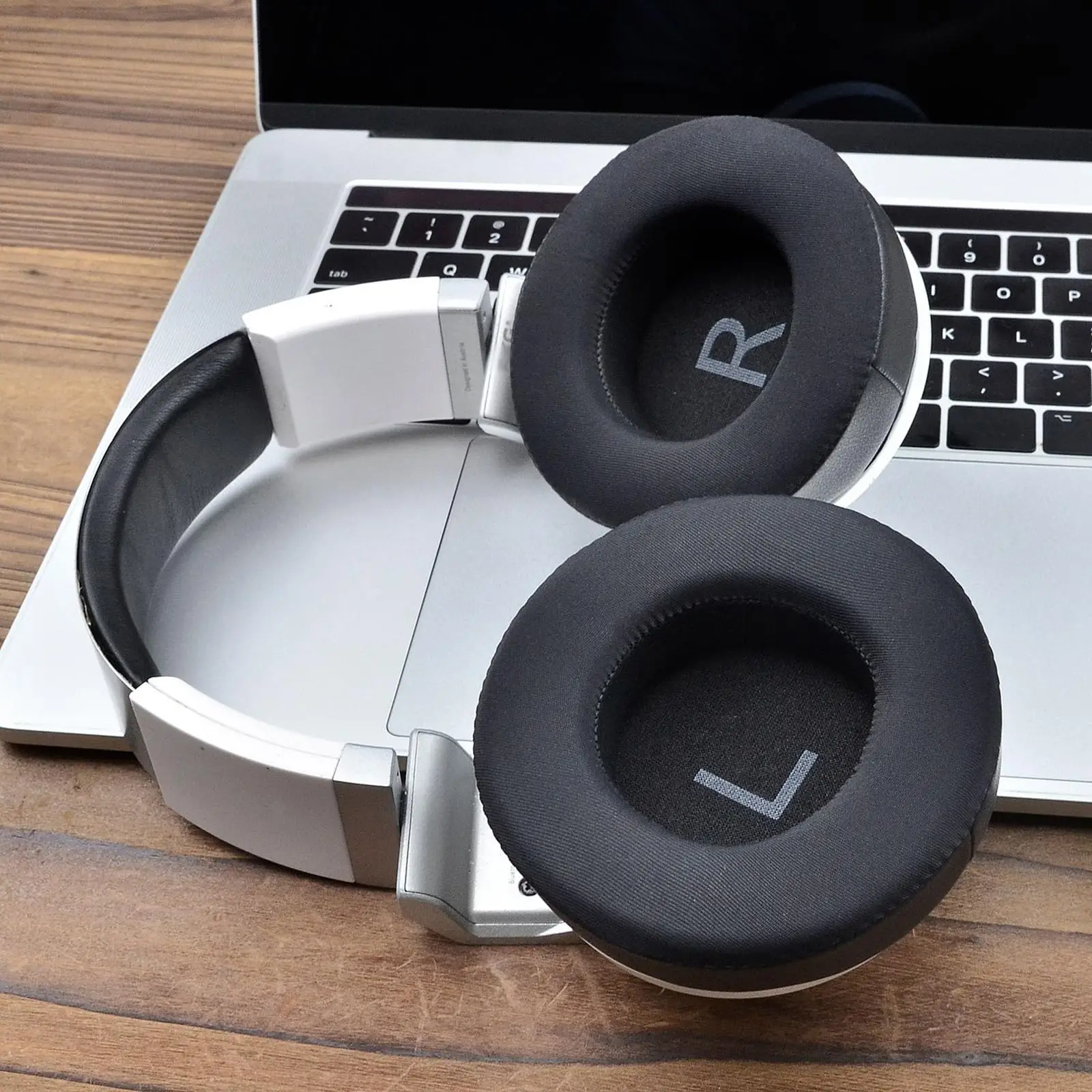 Cooling Gel Ear Pads Compatible for AKG K545 K275 K267 K167 K540 K845 K245 K182 Over Ear Headphones for Enhanced Comfort