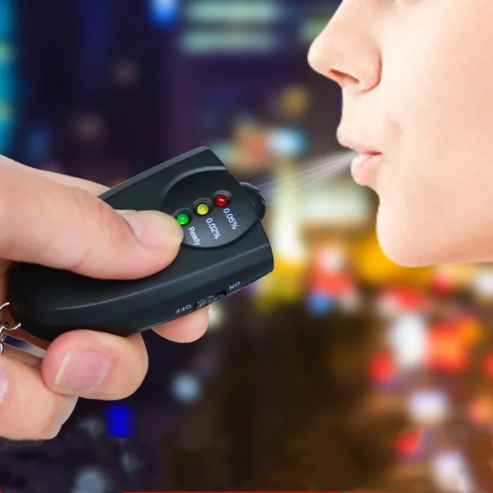 1PCs Mini Key Chain Alcohol Meter Analyzer Portable Keychain Red Light LED Flashlight Breath Tester Breathalyzer