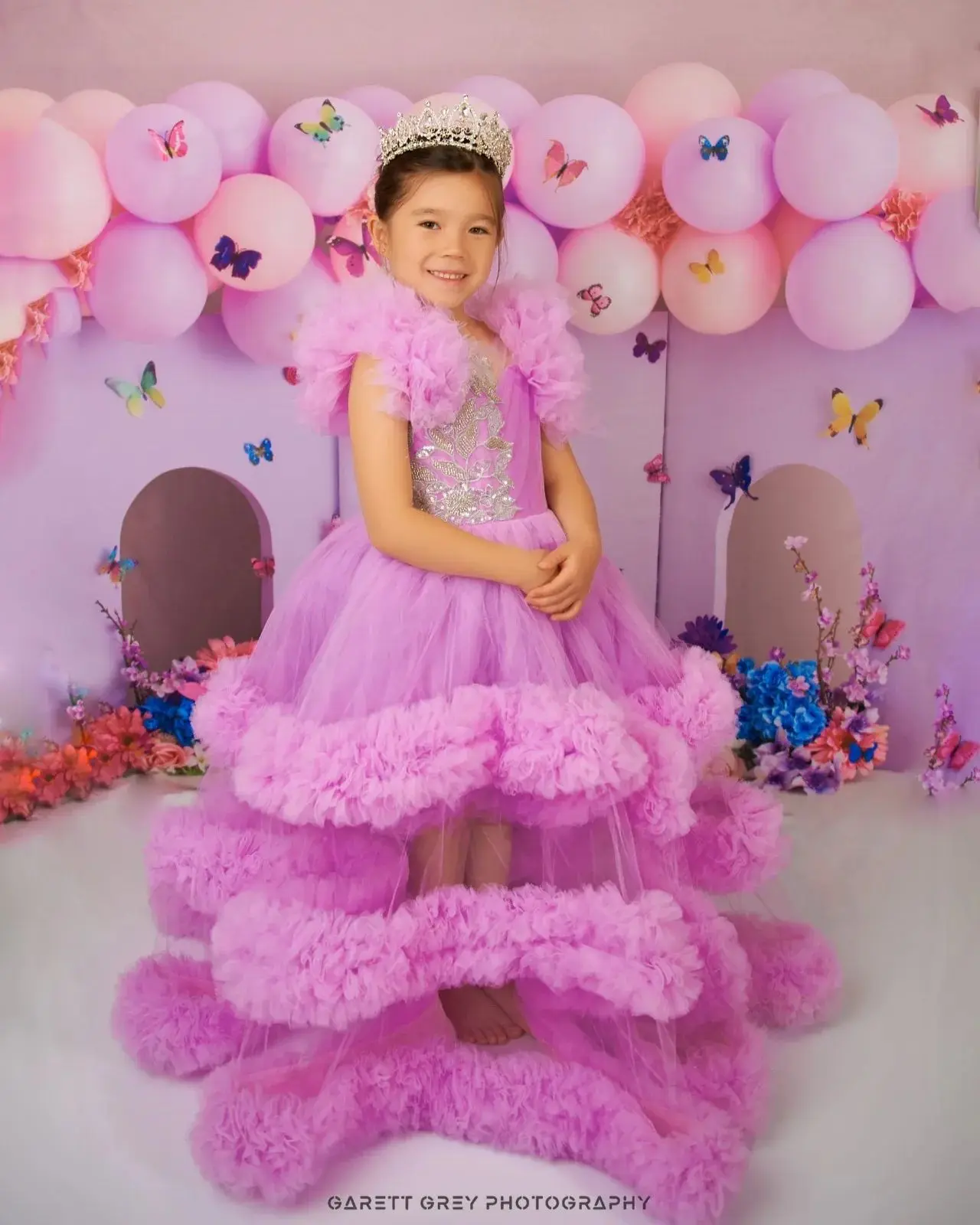 

Lavender A Line Girls Pageant Dresses Lace Sequins Children Birthday Gowns Tiered Ruffles Little Girls Photography Dresses