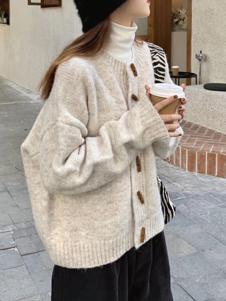 

Leisure and Lazy Style Ox Horn Button Sweater Cardigan 2023 Spring and Autumn New Loose Knitted Sweater Coat Women