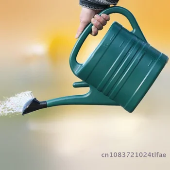 5L Plastic Garden Watering Can 1