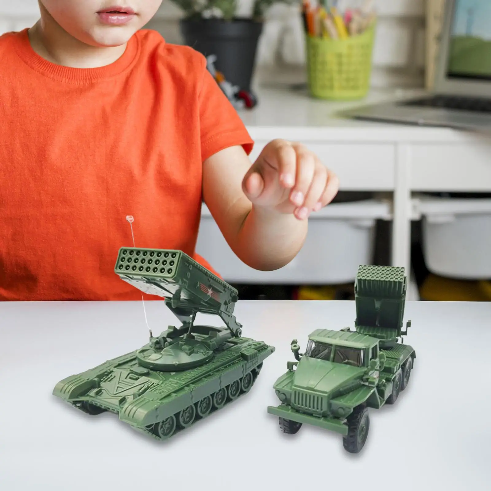 2 Pieces Vehicle Toys Playset Armored Vehicle Tank Model Puzzle Tank Playset Girls Boy DIY Assemble Tank Toy 1/72 Tank Toy Model