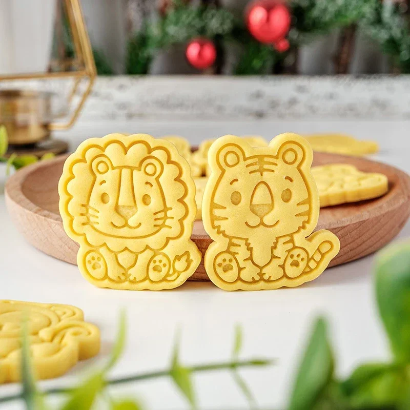 Cookie Cutter Baking Decorating Tools Cartoon Animals Cookie Cutter Jungle Animal Cute Tiger Lion Cat Dog Bear Elephant Biscuit Stamp Embossing Tools Cake Decoration