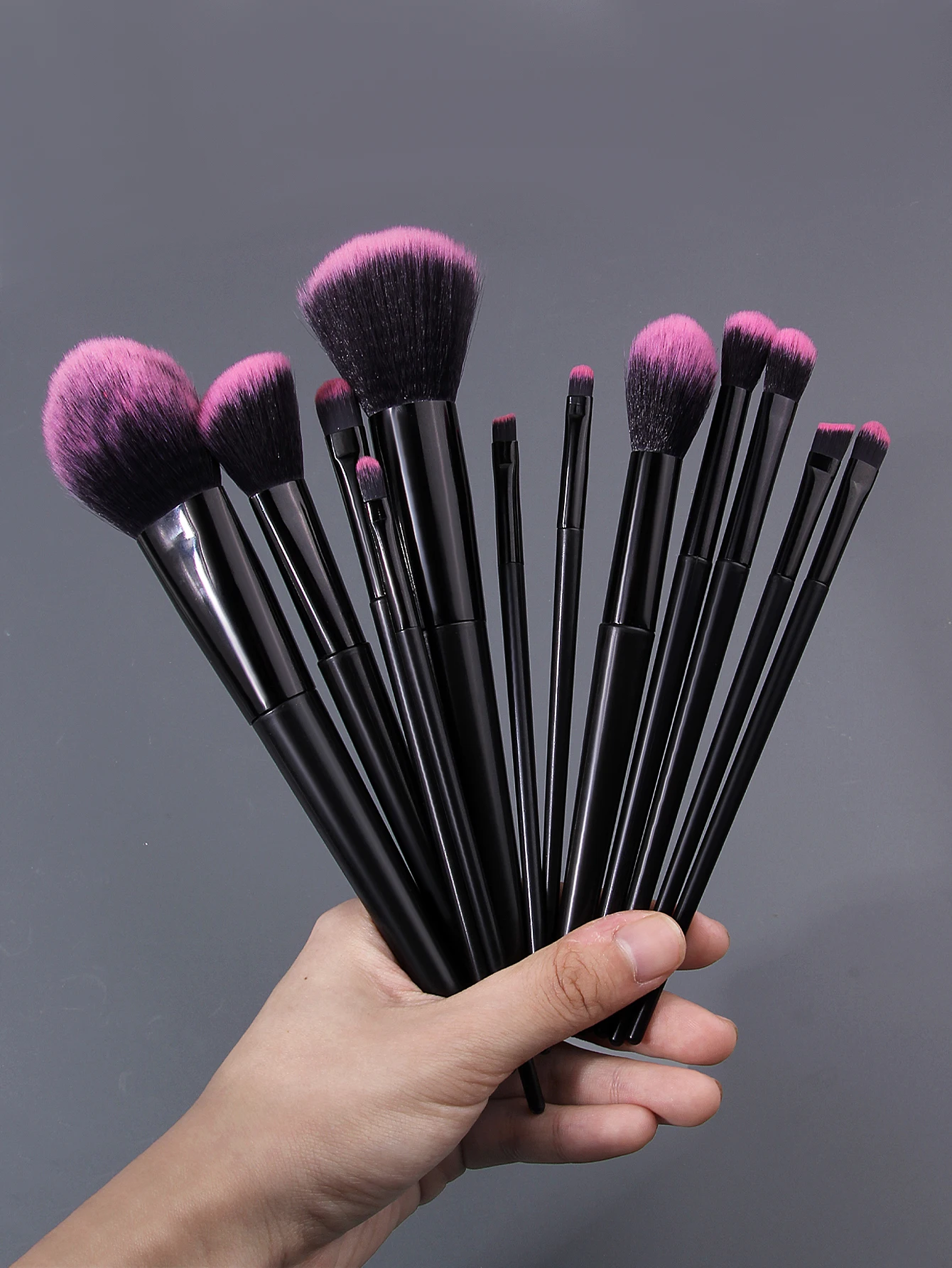 Luxurious 16-Piece Makeup Brush Collection - Soft Fluffy Brushes