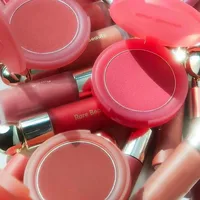 Nouveau blush mousse Rare Beauty, texture douce, longue tenue, waterproof, effet lumineux, léger, maquillage pour les joues, convient à tous les tons de peau, beauté quotidienne pour femmes 3