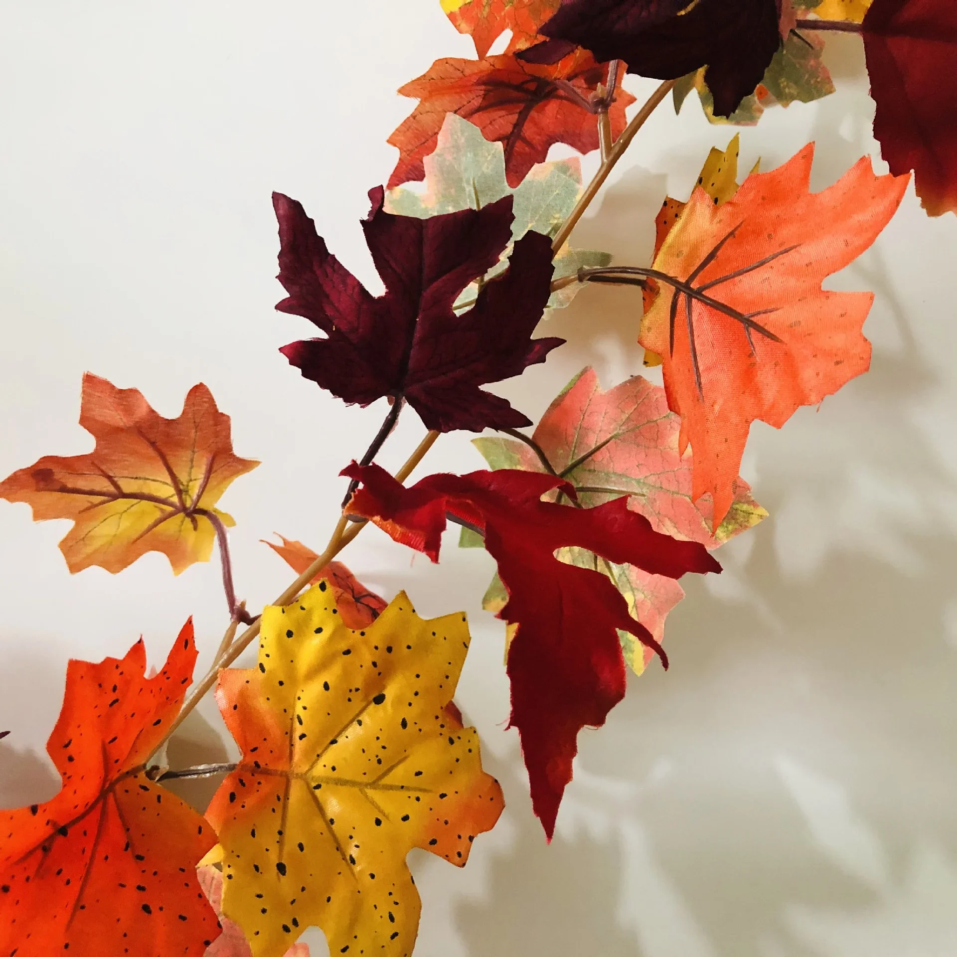 Halloween LED Lights Autumn Maple Leaf Rattan Garland Copper Wire Lights Hanging Plants Holiday Party Garden Decorative Lights