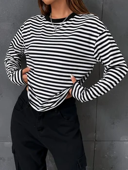 Striped Crew Neck Crew Neck T shirt Casual Long Sleeve Autumn and winter top women's T-shirt loose and comfortable black white 1