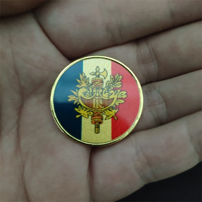 フランス国旗色 メタルピンバッジ フランス国旗色 メタルピンバッジ Amazon.co.jp: French Flag Funny