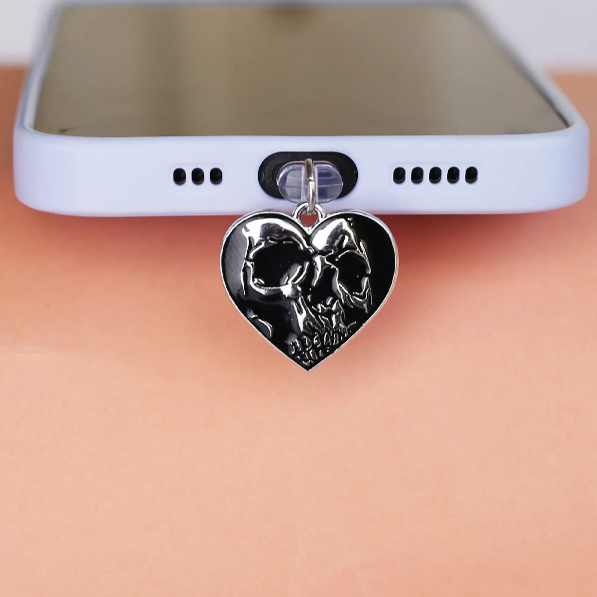 Herzförmiger, schädelförmiger, fledermausförmiger Handy-Staubschutz-Anhänger aus Legierungsmaterial für iPhone Typ-C, Halloween-Geschenk – Detail 6