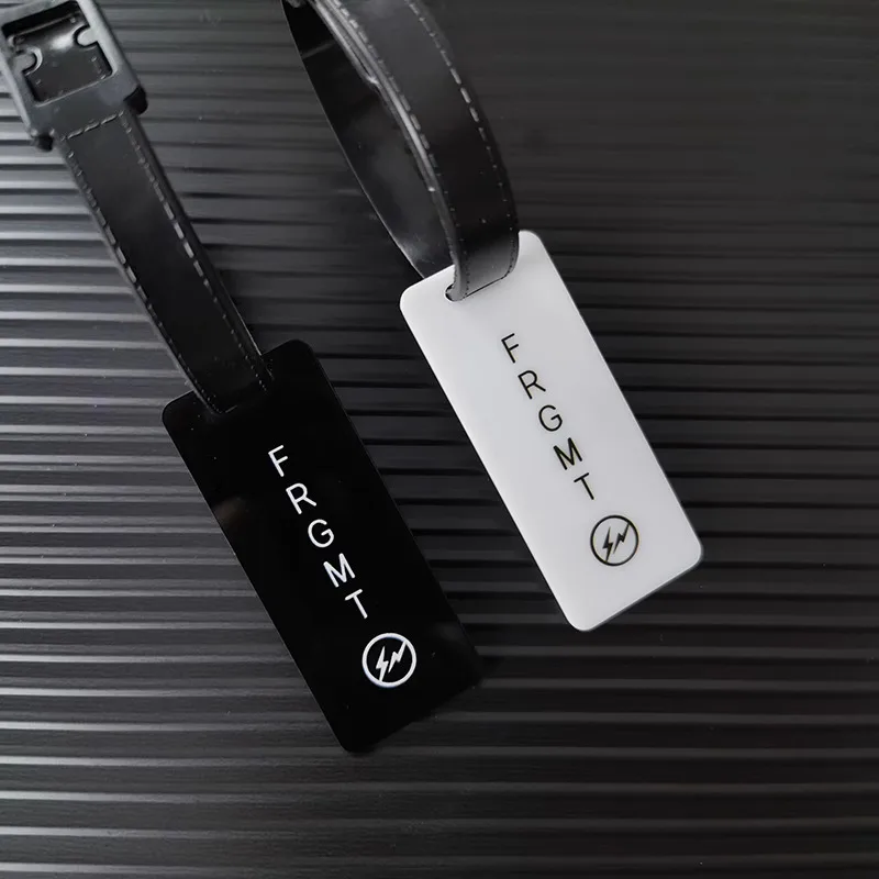 

Fragment Hiroshi FujiwaraVarious key tagsJoint lettersTrendy boarding passLuggage tag accessories