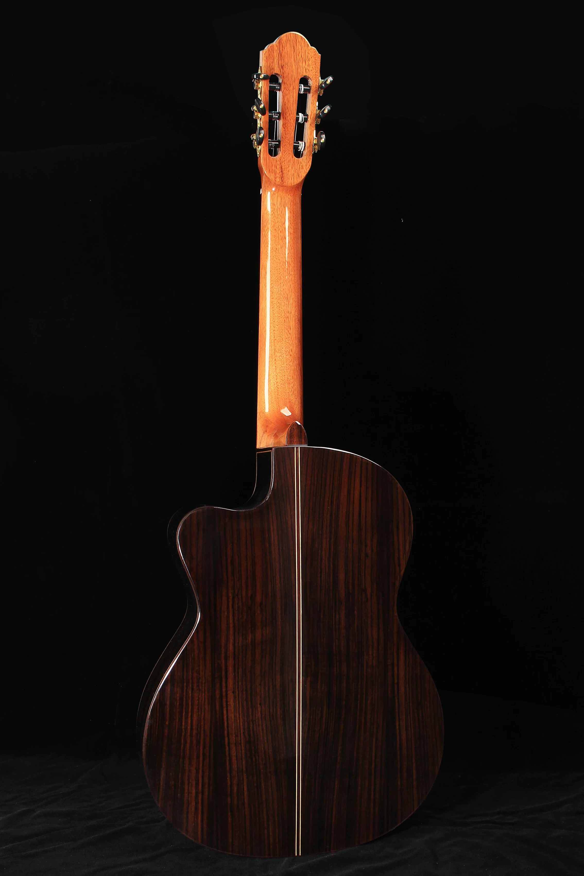 39 inch Solid Red Cedar Classic Electric Guitar 6 String High gloss Natural Clolor Classical Guitar 19fret with Armrest Bone Nut classical guitar