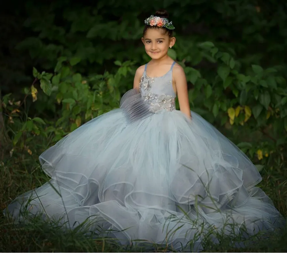 

Cute Girls Pageant Dresses Floor Length Lace 3d Floral Appliques Ball Gown Flower Girl Dress For Wedding Custom Made Tiered