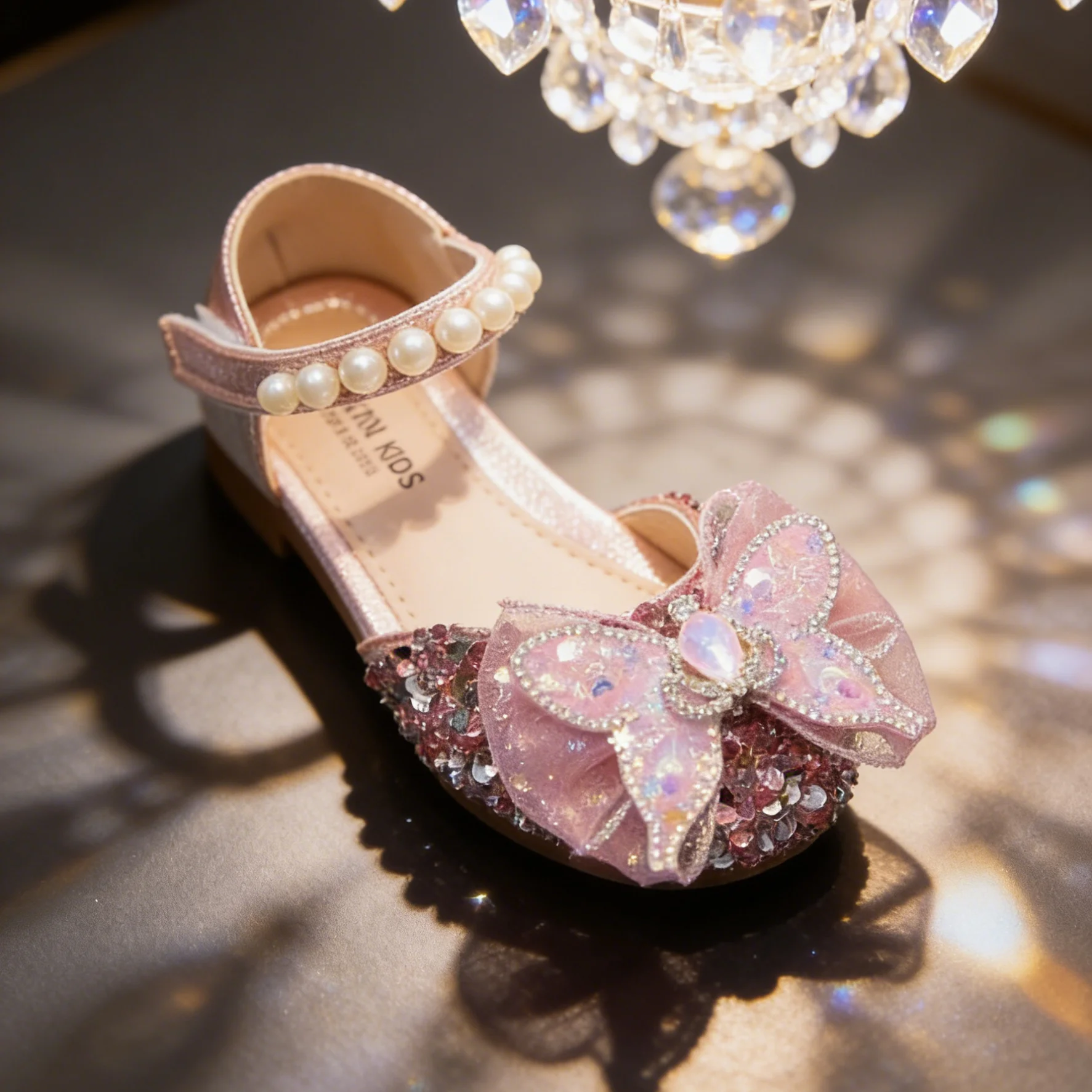 أحذية كاجوال للأطفال من جلد البولي يوريثان، أحذية ربيعية برسومات كرتونية للبنات، مضادة للانزلاق، نعل ناعم، قابلة للتنفس، ذهبي وفضي، مقاس 23-34