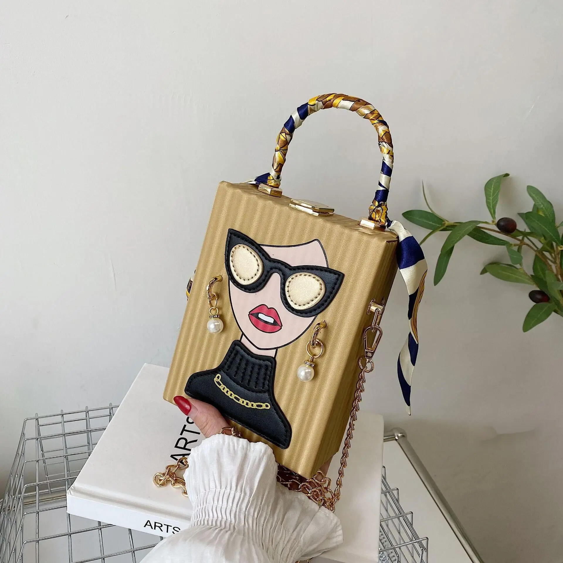 Damen Umhängetasche In Boxform Graffiti Retro Handytasche Kette_voghion.com