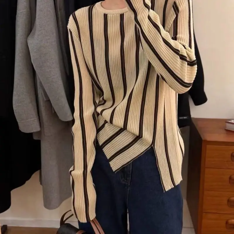 

2023 Early Autumn New Round Neck Long Sleeve Under the Spread Fork Vertical Stripes Thin Everything Soft Waxy Knitting Woman