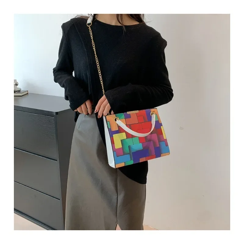 Popular Fashion Contrasting Small Crossbody Bag Fresh Foreign Style Chain Shoulder Bag Women's New Small Square Crossbody Bag