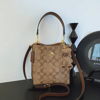 Borsa Tote Monogram Retrò Elegante 2026 da Donna con Finiture in Pelle e Tracolla Rimovibile per Shopping