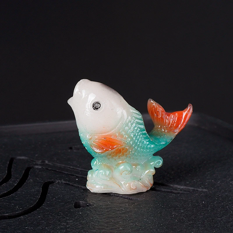 Creative Resin Cute Color Changing Fish Shape Ornament, Micro Landscape Tea Pet Indoor Desktop Decorations Accessories Play, 1Pc