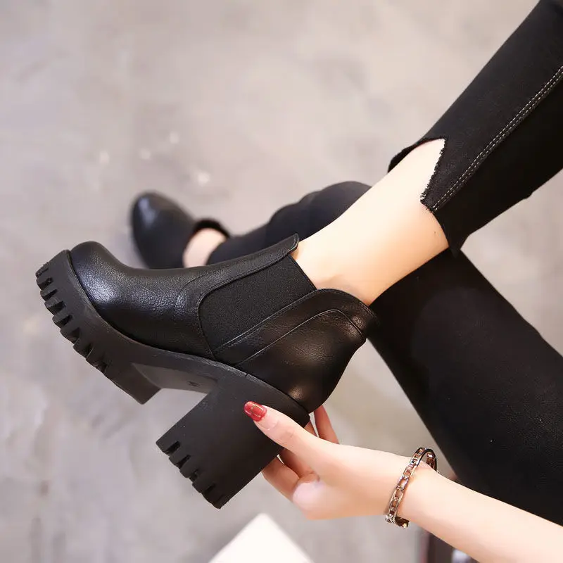 

New in Women Boots Comfortable and Elegant Genuine Leather Hot Fur Shoes Woman Winter 2023 Chelsea Autumn Black Fashion Booties