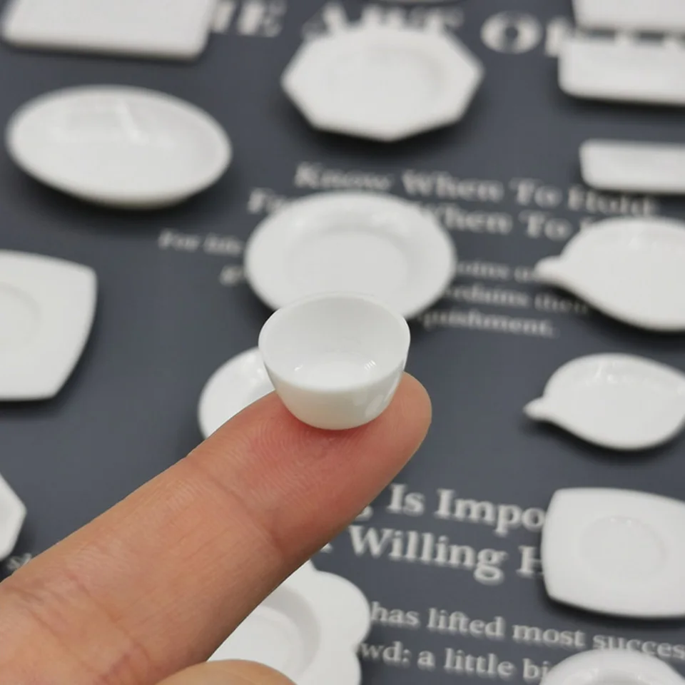 Accessori da cucina in plastica per case di bambole e miniature