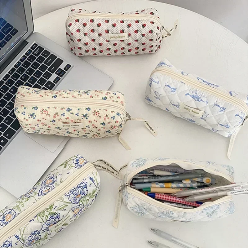 Women Brush Makeup Storage Bag Case  Chic Floral Strawberry Cute Student Girl Aesthetic Vintage Flower Strawberry Pencil Bags 4