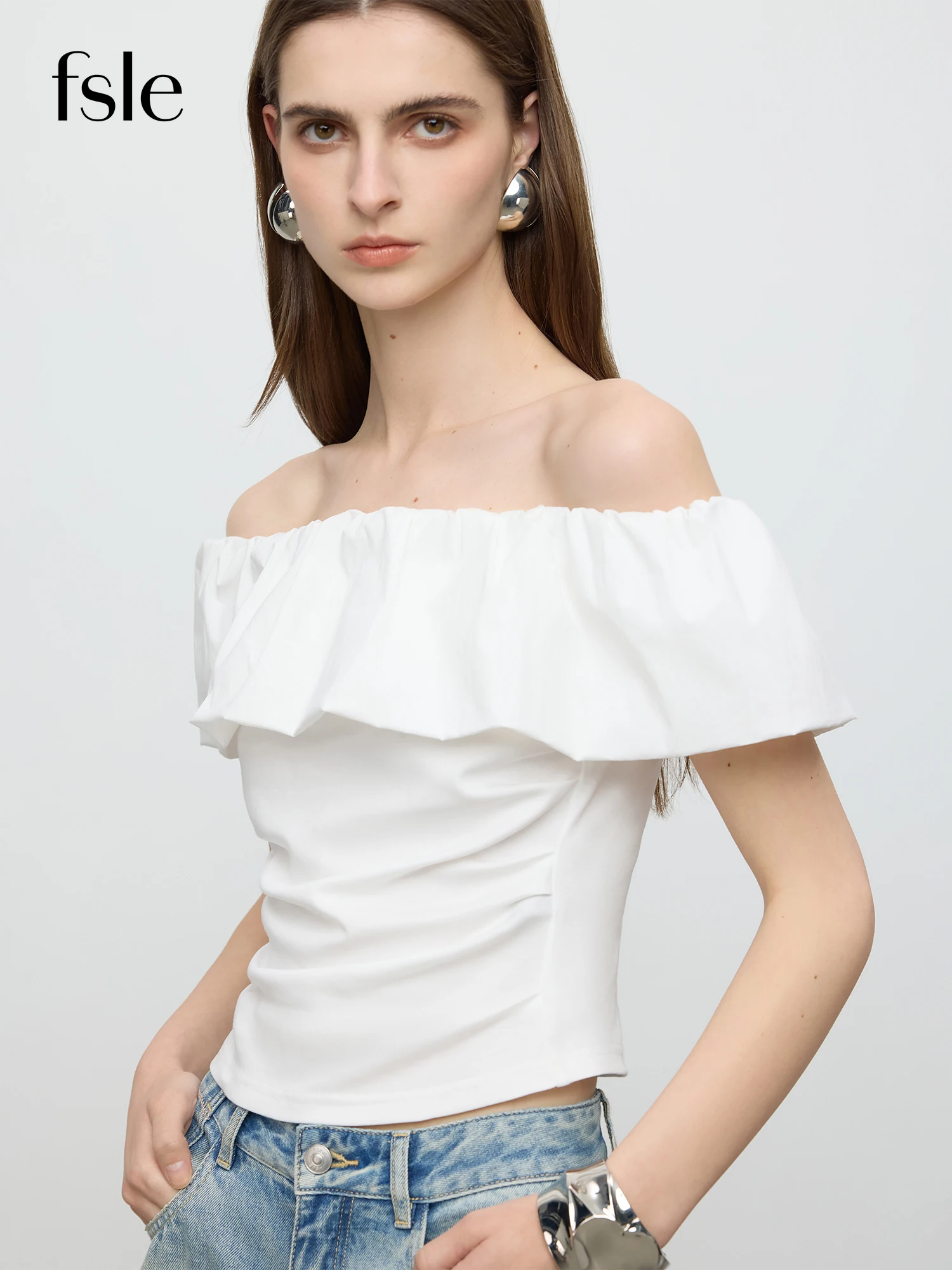 FSLE【Premium Series】 One-Shoulder-Plissee-Patchwork-T-Shirt, exquisites Temperament, schmales Oberteil 25FE12072