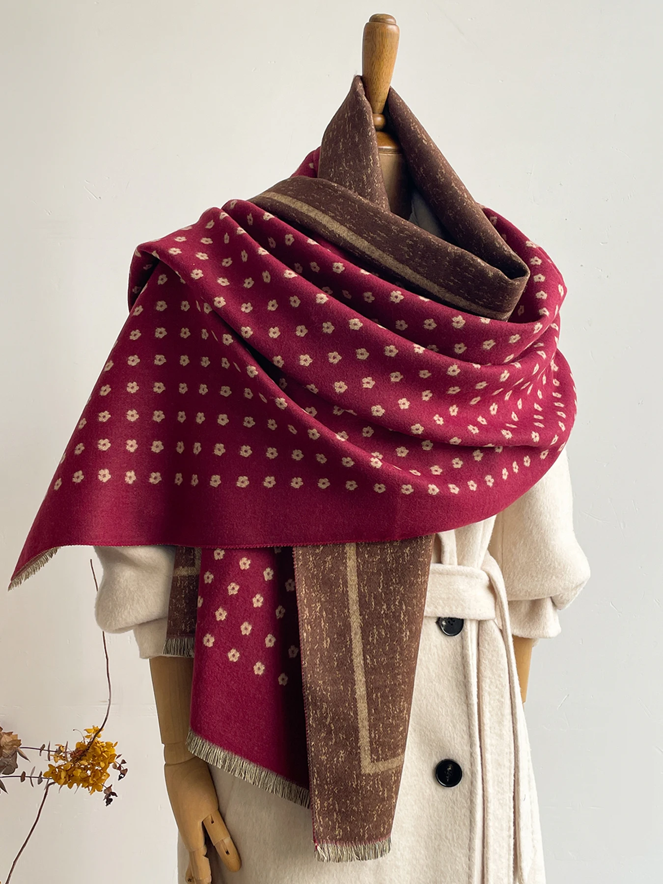 Women's Warm Faux Cashmere Shawl Autumn Winter Floral Pattern Jacquard Scarf Wrap Functional Neck Protection Blanket Style