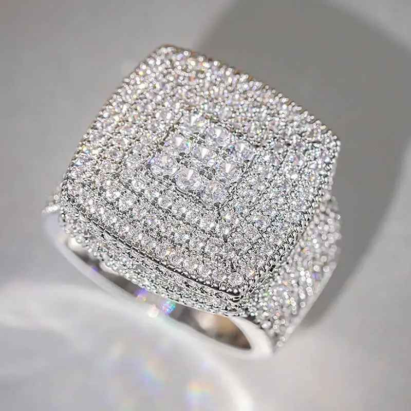 Huitan Wunderschöner quadratischer Ring für Damen/Herren, trendiger Party-Spezialring, luxuriöses Hochzeits-Accessoire, voll glänzender CZ-Schmuck mit Eleganz