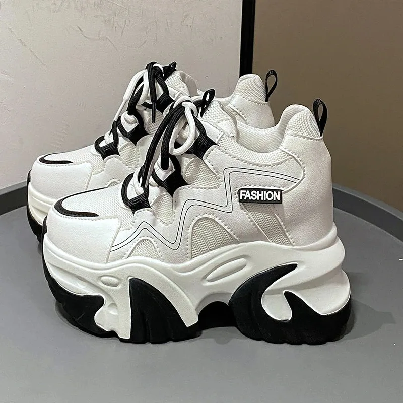 

Женские кроссовки на массивной платформе, повседневная кожаная обувь на скрытом каблуке 11 см, со стразами, спортивная обувь для папы, весна-осень