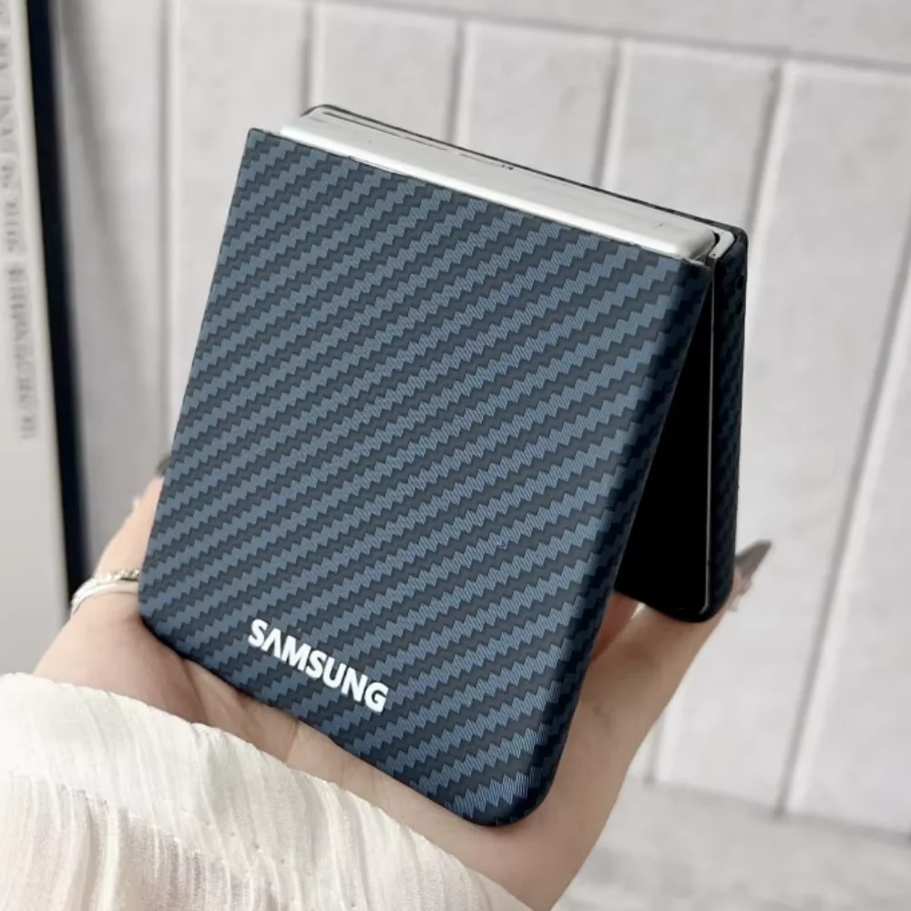 Ultra-Thin Aramid Fiber MagSafe Compatible Shockproof Case with Carbon Fiber Finish