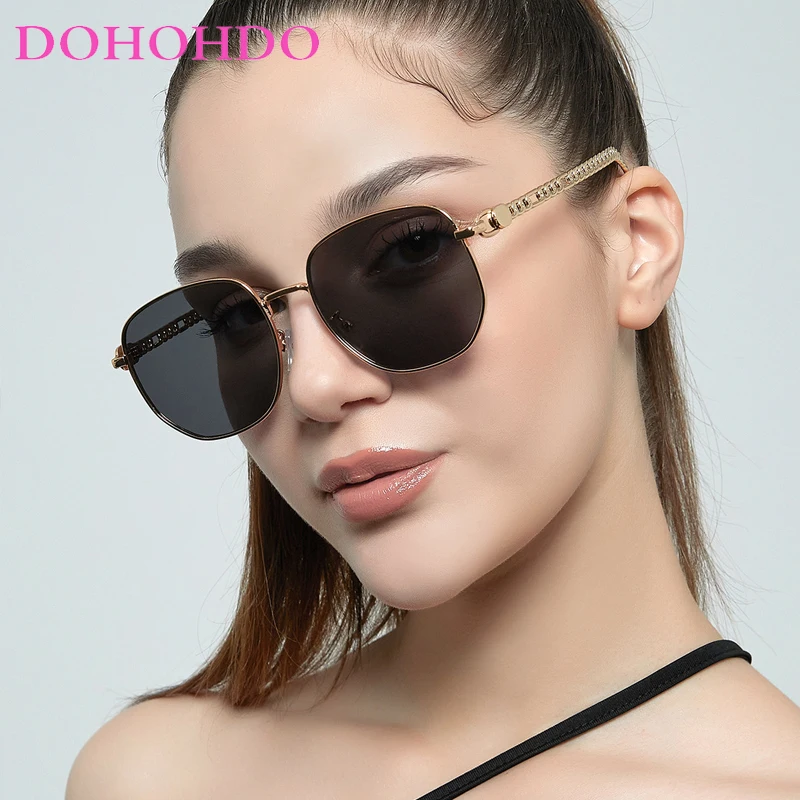 

DOHOHDO Metal Square Retro Sunglasses Women Men Fashion Gradient Casual Shades Brand Designer Eyewear Sun Glasses Gafas de sol