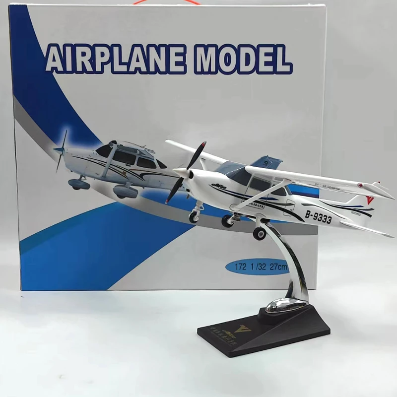 28cm 1:60 Scale Classic Cessna 172 Skyhawk Model With Base