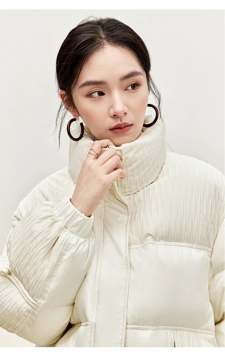 SENTUBILA Women's Cropped Down Coat 2024 Winter Fashion Puffer Jacket 90% White Duck Down Stand Neck Outerwear Ladies W44Y56273