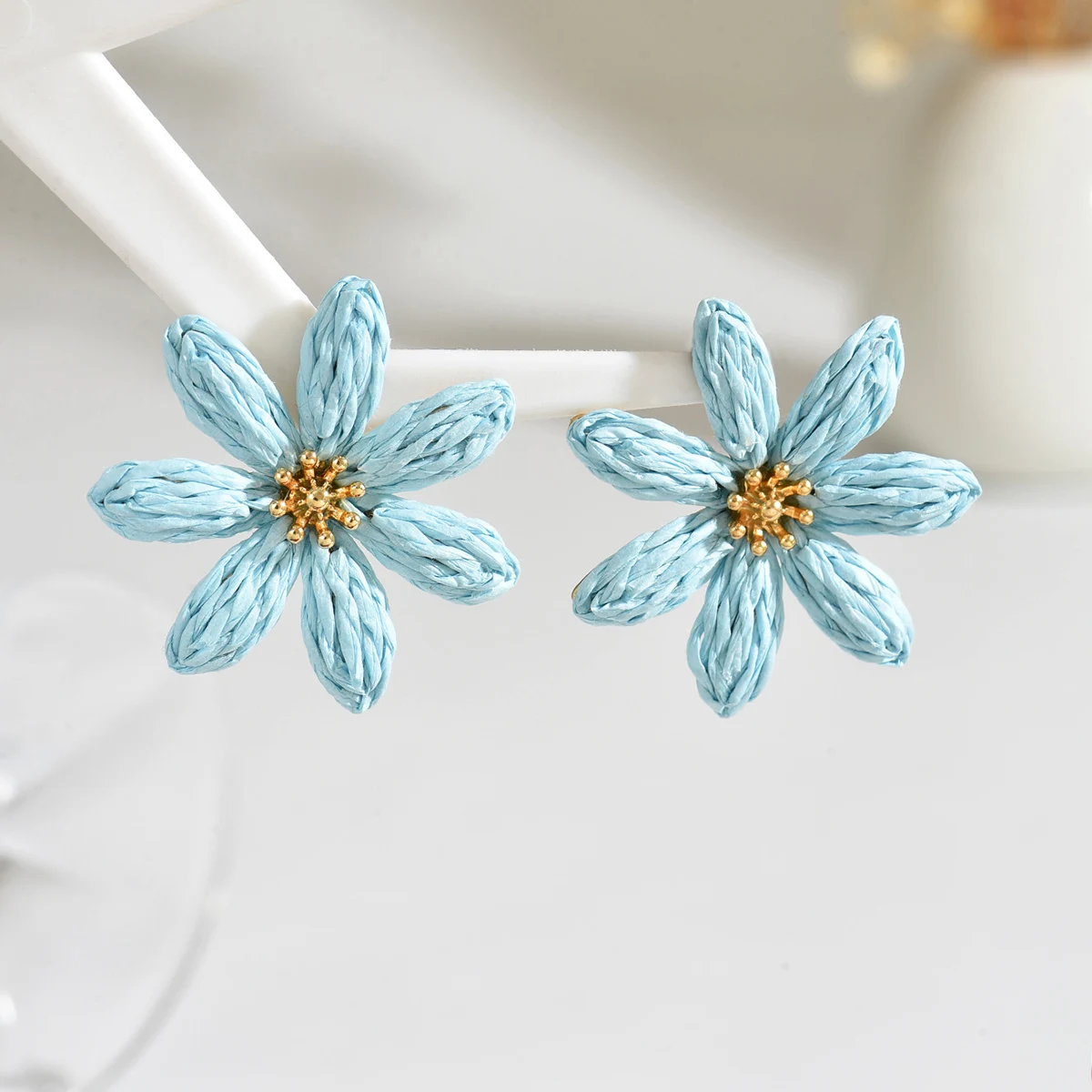 Boho Style Delicate Colorful Flower Raffia Stud Earrings for Women Elegant Handmade Rattan Knit Earrings Summer Party Jewelry