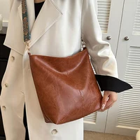 Sac à bandoulière en cuir PU pour femmes, Vintage, couleur unie, mode, grande capacité, Simple, réglable, large sangle, sacs seau 3