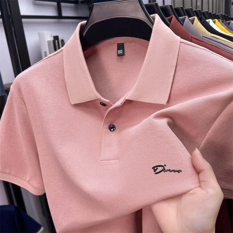 Polo da uomo a tinta unita con risvolto, estiva, a maniche corte, traspirante, in piqué, con stampa semplice sul petto, casual, da lavoro. - immagine 3