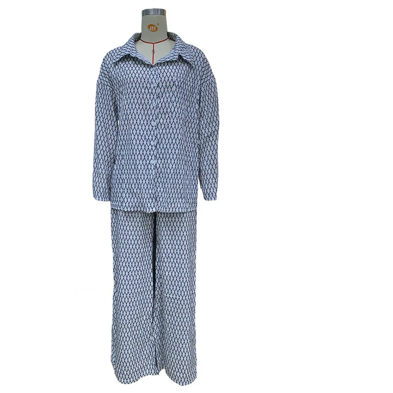 The Spring New Style Female Fashionable Temperament Long Sleeve Lapel Shirt Trousers Two-piece Set  the Fashionable Suit leisure