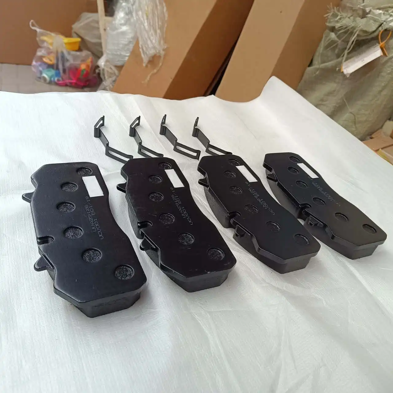 고품질 영 버스 브레이크 시스템 예비 부품 브레이크 패드 중국산 프리미엄 브레이크 디스크