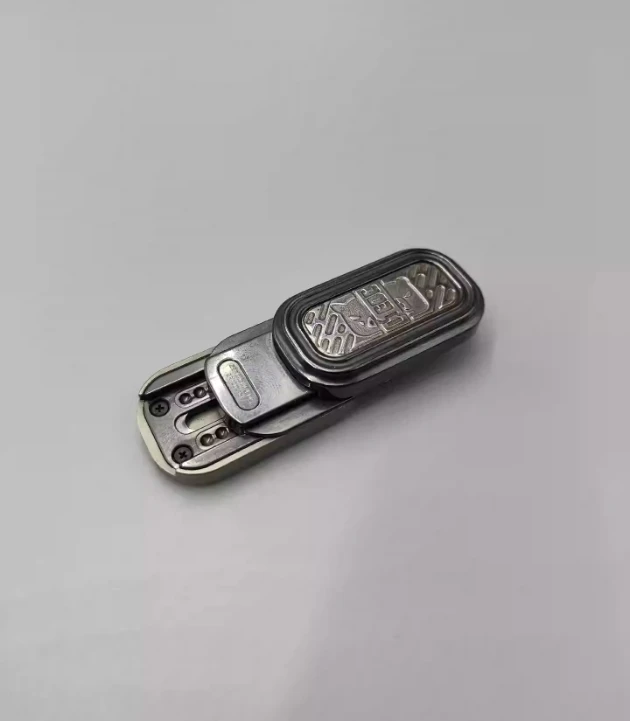 

USED EDC 01edc mechanical promotion brand zirconium titanium wild boar joint shell double splicing push Decompression toys