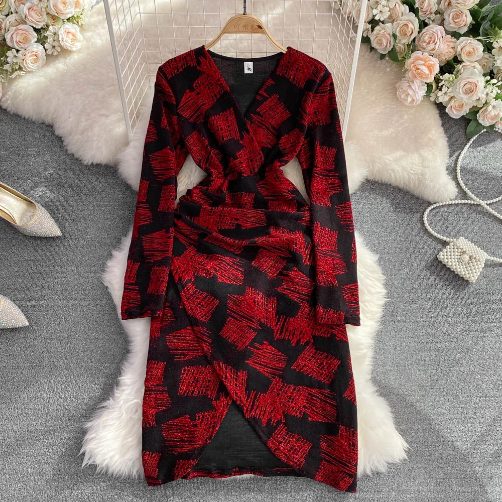 

Autumn Korean Version of the Celebrity Temperament Bright Silk V-neck Waist Is Thin and Irregular Slit Bag Hip Dress