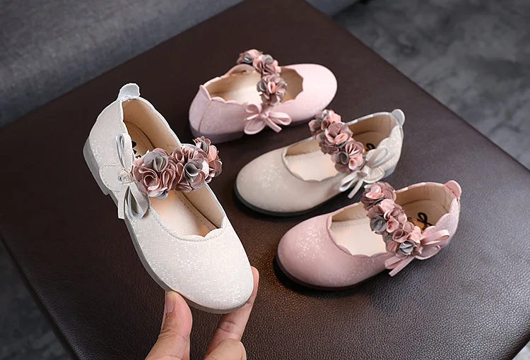 Description Picture 5 of itemToddlers Girls Shoes Kids Flats Princess With Flowers Bow-knot Soft Glitter Leather Children's Party Wedding Shoes Floral 22-31
