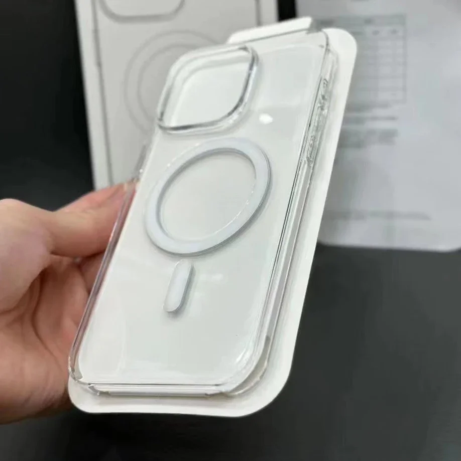 Sleek Transparent Protective Case with MagSafe Wireless Charging Compatibility