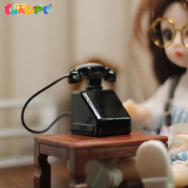 

1:12 Миниатюрная модель телефона в стиле ретро для кукольного домика, поворотный мини-телефон для кукольного дома, сцена жизни, декоративные аксессуары, игрушка