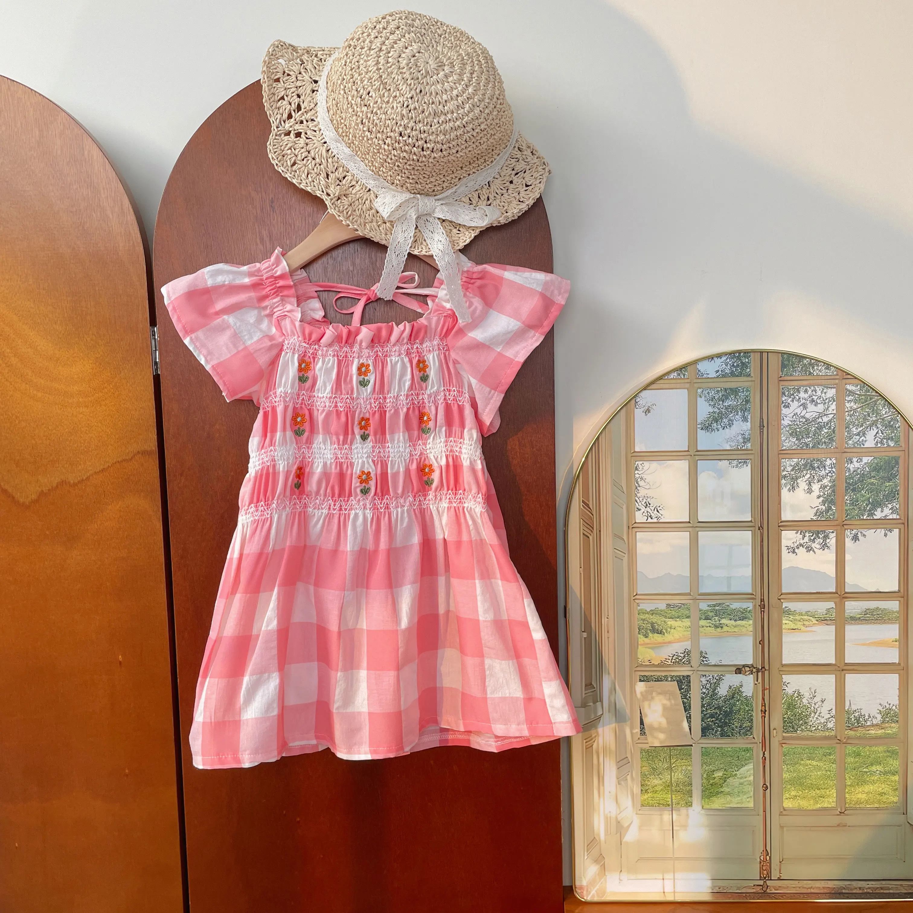 

In stock! 2024 Summer dress New girl's dress is party dress Children's dress Children's dress red plaid embroidered dress