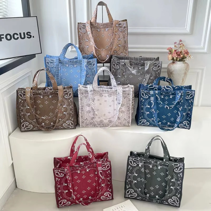 Spedizione gratuita Nuova Borsa a Tracolla Jacquard Ricamata da Donna, Borsa di Lusso Firmata per Signore, Borsa a Tracolla Bohemien di Grande Capacità