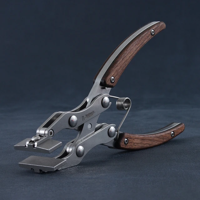 Leathercraft Tools: The Guide for Craftsmen