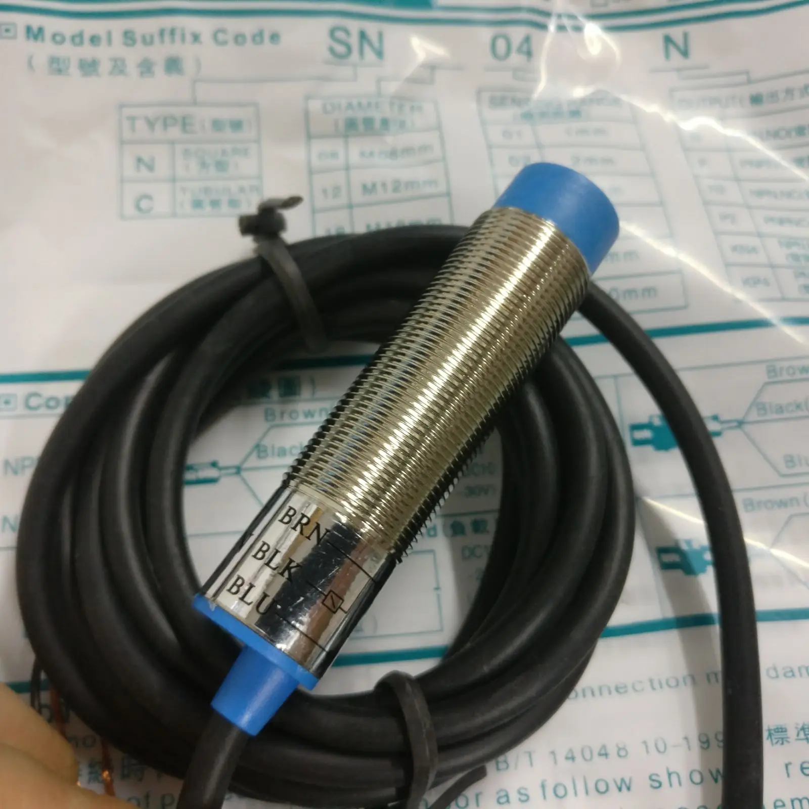 

Индуктивный датчик приближения с тремя проводами NPN