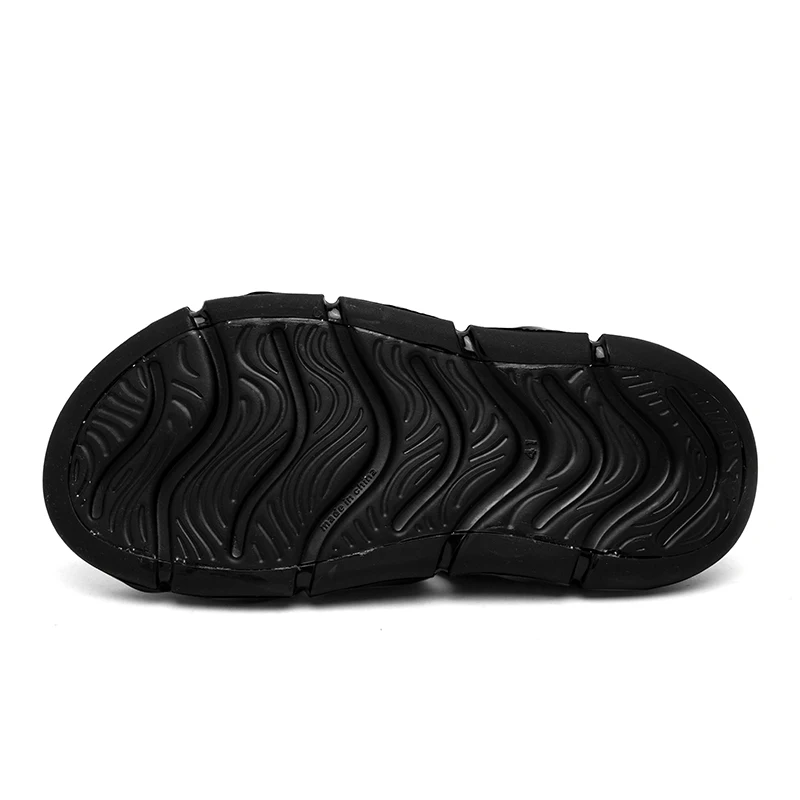 Men Slippers Summer Casual thick-soled Beach Slippers Man Non-slip Outdoor Luminous Flat Home Slippers
